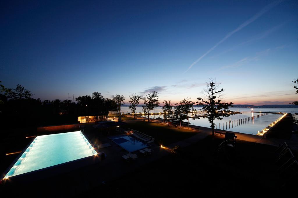 Modern Apartment With Lake View Balatonlelle Exterior foto